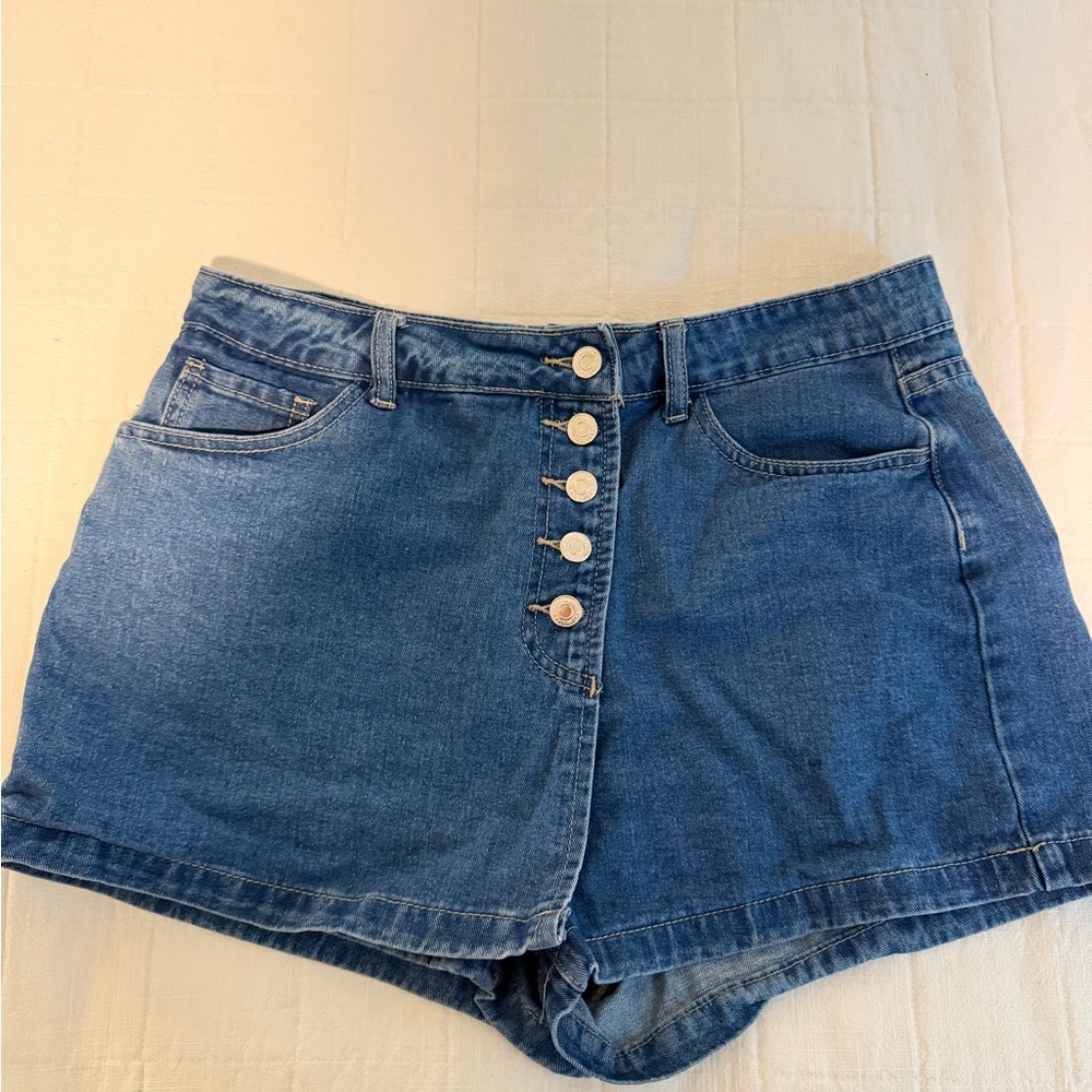 Amazon Classic Blue Women's Denim Shorts